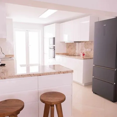 Luxury Sabi Waikiki Con Garaje * קורלחו